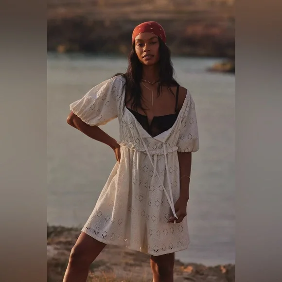 Pilcro Puff-Sleeve Eyelet Romper size small - Picture 2 of 10